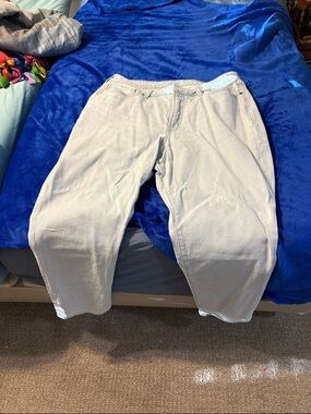 Women’s Old Navy Curvy High Rise Straight leg light blue size 16 nwot jeans